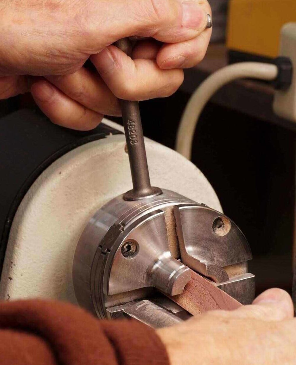 To Chuck The 4 Jaw Chuck: How to Choose & Use One For Better Turning - Lathe Matters